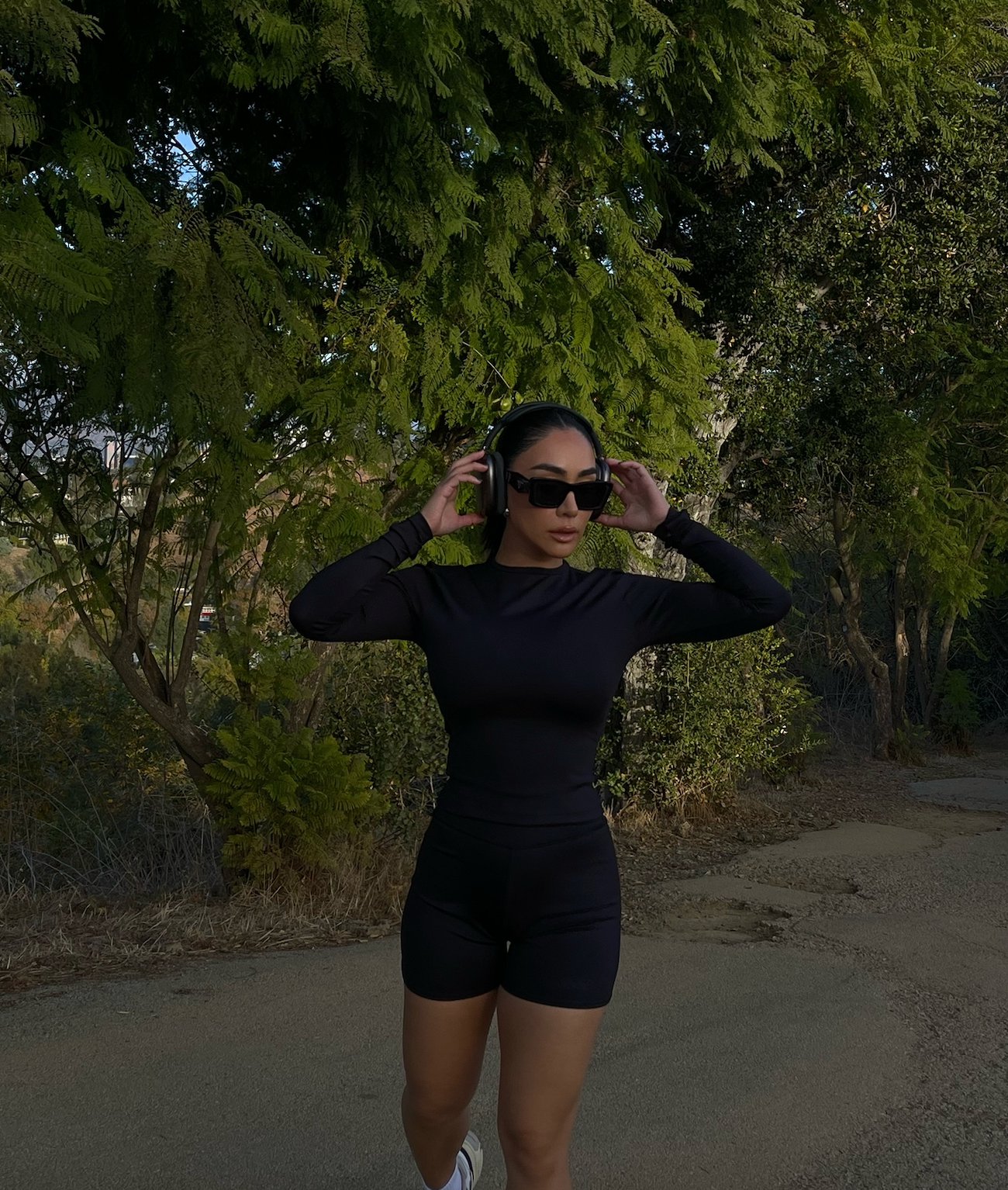 
                  
                    FITTED LONG SLEEVE TOP
                  
                